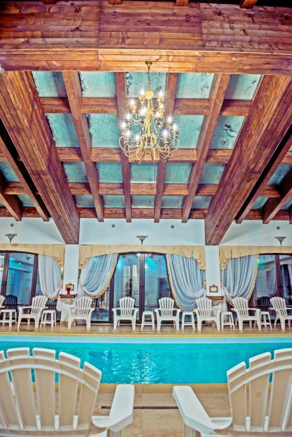 Emire Boutique Hotel Zarnesti Exterior photo