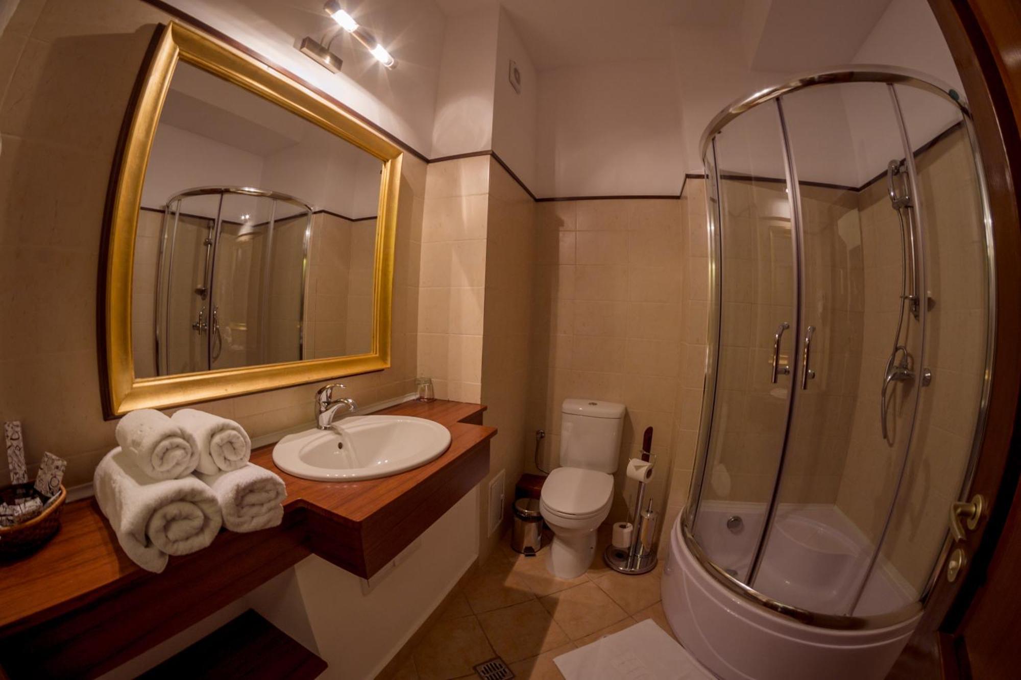 Emire Boutique Hotel Zarnesti Room photo