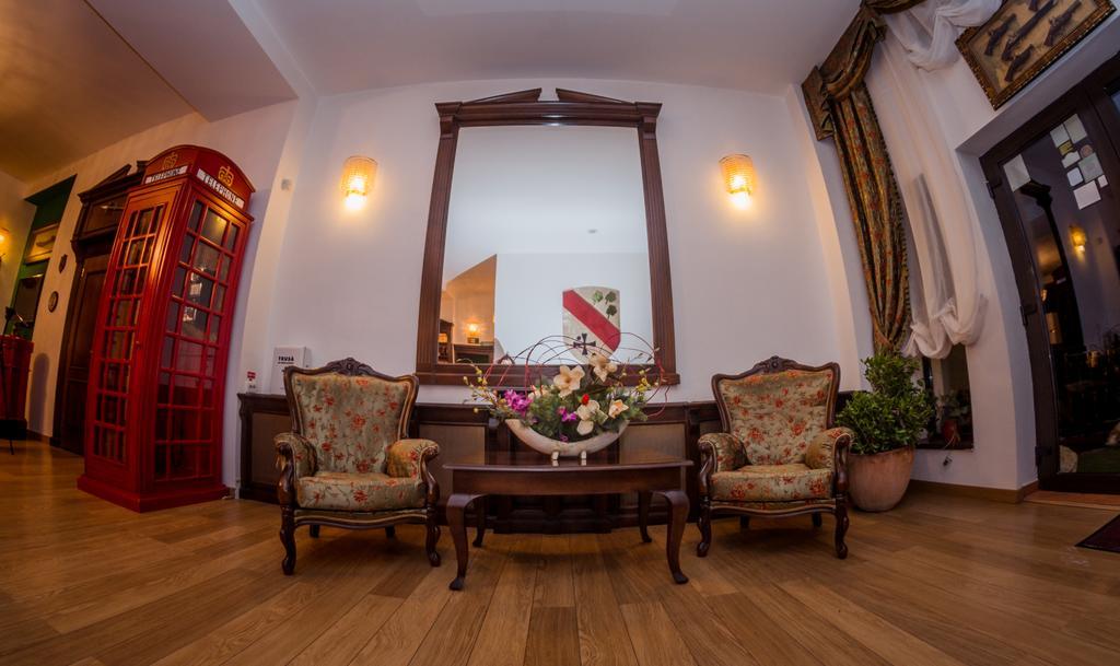 Emire Boutique Hotel Zarnesti Exterior photo