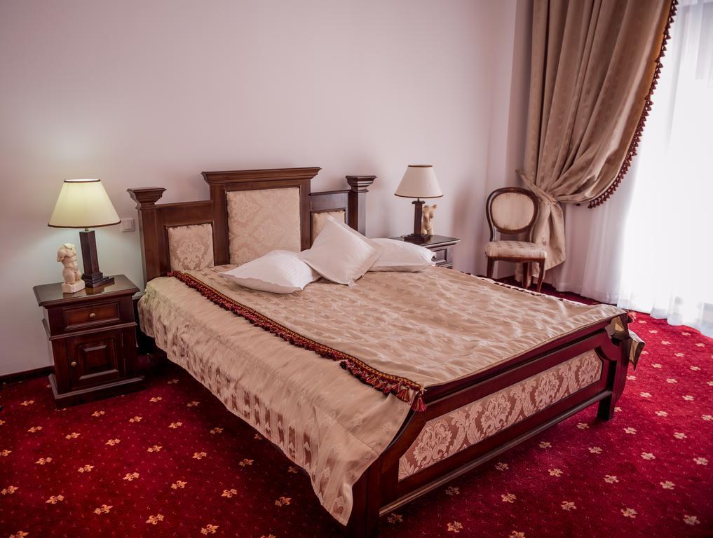 Emire Boutique Hotel Zarnesti Room photo