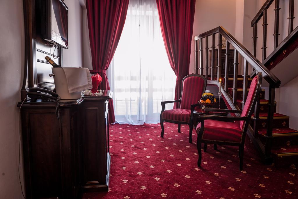 Emire Boutique Hotel Zarnesti Room photo