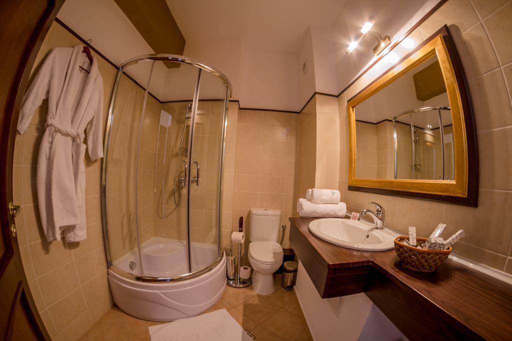 Emire Boutique Hotel Zarnesti Room photo