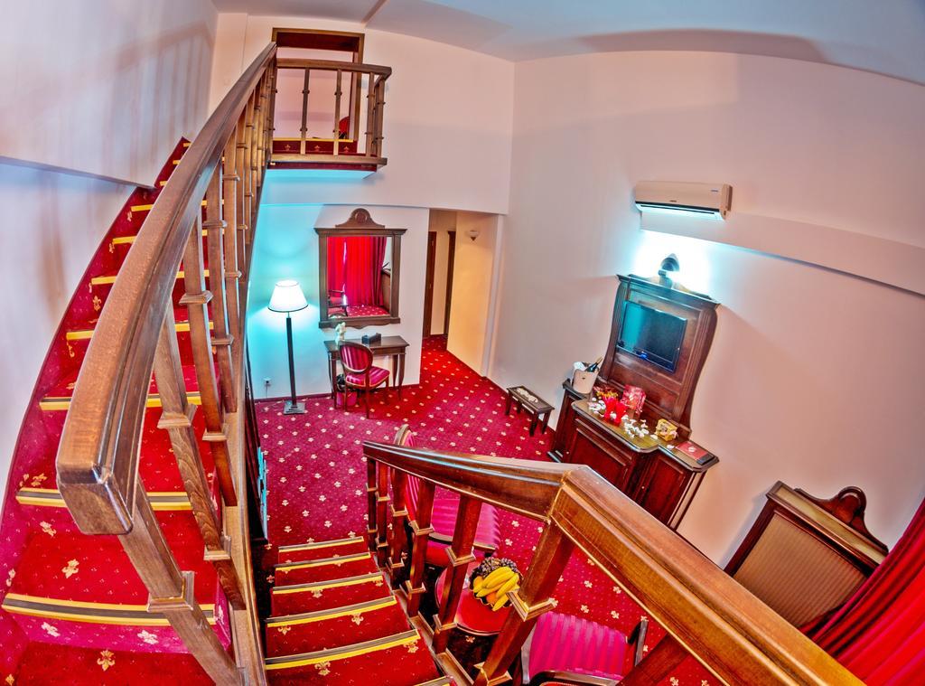 Emire Boutique Hotel Zarnesti Exterior photo